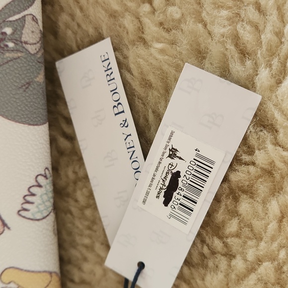 NWT Dooney & Bourke Disney Parks Winnie The Pooh & Friends 3/4 Zip Long Wallet - Picture 17 of 17